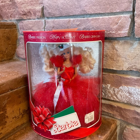 Barbie Holiday Collection - Picture 2 of 9
